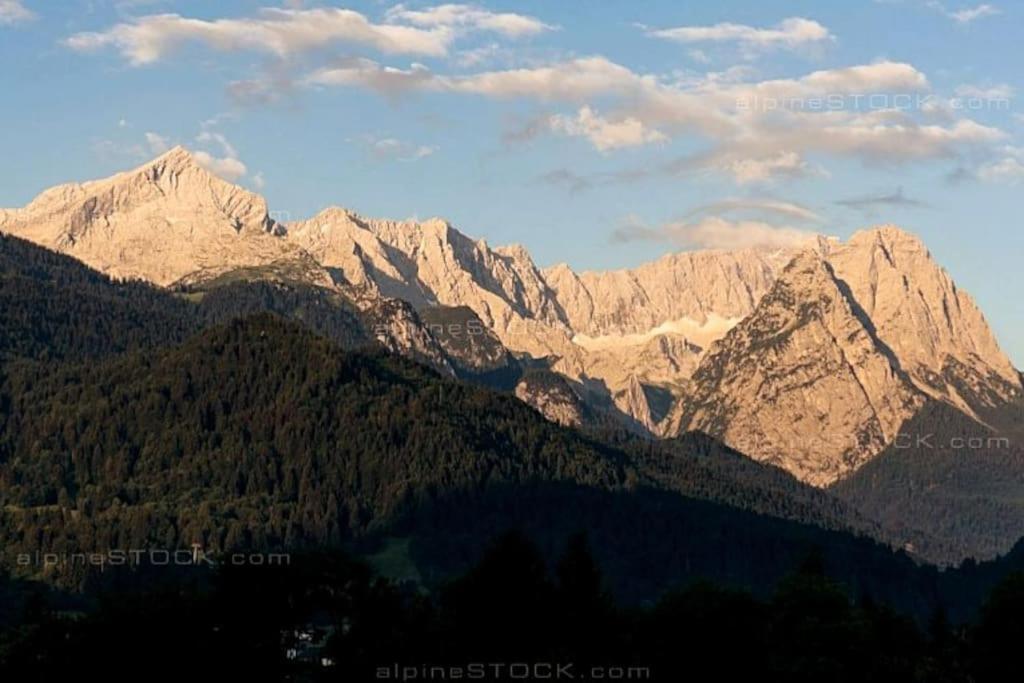 Zentral, Ruhig & Stilvoll Mit Bergpanorama+ Garten Garmisch-Partenkirchen Exterior foto